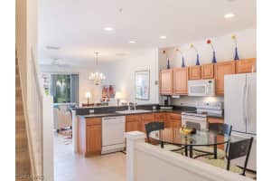 953 Hampton Cir, Naples, FL 34105, Sold 02/16/22