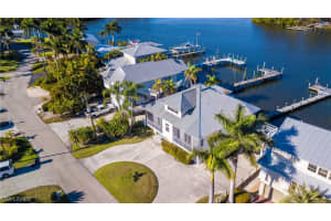 937 Prescott St, Fort Myers Beach, FL 33931, Sold 04/04/22