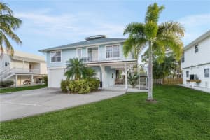 7911 Breakwater Ct, Bokeelia, FL 33922, Sold 03/04/22