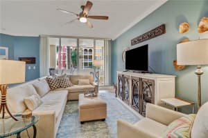 401 Bayfront Pl, Naples, FL 34102, Sold 05/13/22