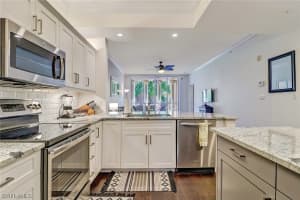 410 Bayfront Pl, Naples, FL 34102, Sold 02/15/22