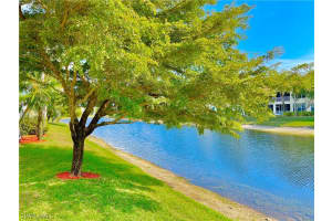 1220 Oxford Ln, Naples, FL 34105, Sold 03/29/22