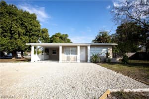 1737 Cypress Dr, Fort Myers, FL 33907, Sold 04/25/22