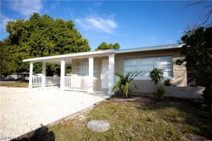 1737 Cypress Dr, Fort Myers, FL 33907, Sold 04/25/22