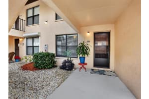 236 Pebble Beach Cir, Naples, FL 34113, Sold 03/02/22