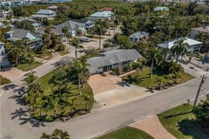 909 San Carlos Dr, Fort Myers Beach, FL 33931, Sold 06/01/22