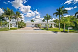 909 San Carlos Dr, Fort Myers Beach, FL 33931, Sold 06/01/22
