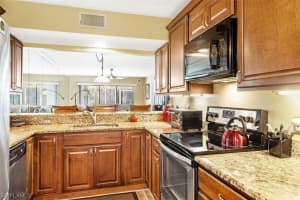 257 Robin Hood Cir, Naples, FL 34104, Sold 03/11/22