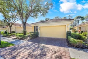 1916 Tarpon Bay Dr N, Naples, FL 34119, Sold 04/11/22