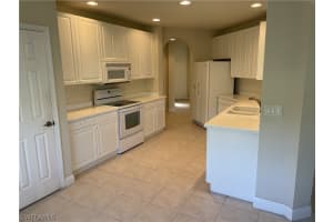5560 Berkshire Dr APT 104, Fort Myers, FL 33912, Sold 04/15/22