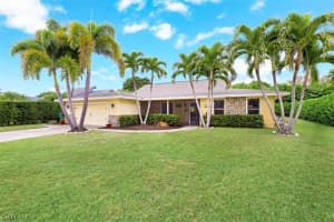 2479 Pinewoods Cir, Naples, FL 34105, Sold 03/18/22