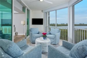 295 Grande Way, Naples, FL 34110, Sold 03/08/22
