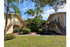 8049 Country Rd UNIT 204, Fort Myers, FL 33919, Sold 04/14/22