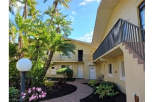 8049 Country Rd UNIT 204, Fort Myers, FL 33919, Sold 04/14/22