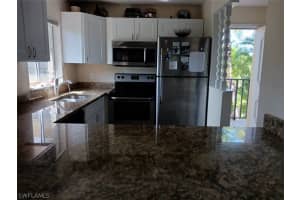 8049 Country Rd UNIT 204, Fort Myers, FL 33919, Sold 04/14/22