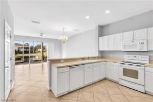1104 Oxford Ln, Naples, FL 34105, Sold 03/25/22