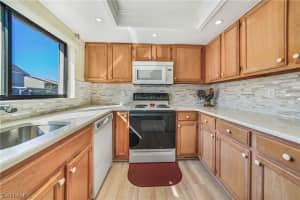 9627 Eaton Gardens Ln, Fort Myers, FL 33919, Sold 03/04/22