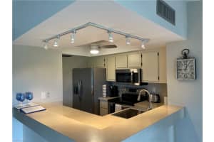 5625 Trailwinds Dr APT 425, Fort Myers, FL 33907, Sold 04/18/22