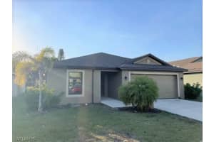 359 Shadow Lakes Dr, Lehigh Acres, FL 33974, Sold 04/01/22