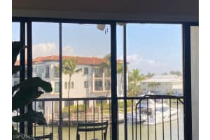 805 River Point Dr, Naples, FL 34102, Sold 03/24/22