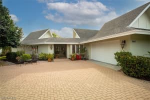 2412 Pinewoods Cir, Naples, FL 34105, Sold 04/26/22