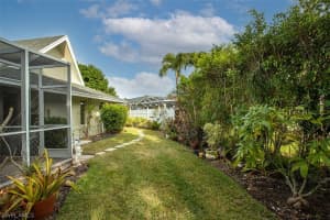 2412 Pinewoods Cir, Naples, FL 34105, Sold 04/26/22