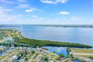 4302 Harbour Ln, North Fort Myers, FL 33903, Sold 04/07/22