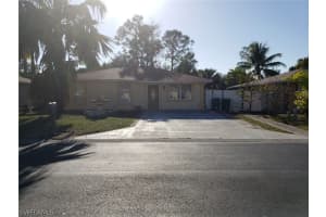 12119 Americus Ln, Naples