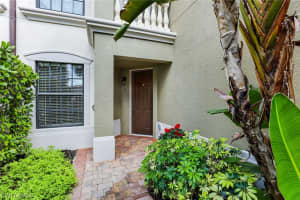1260 Carpazi Ct, Naples, FL 34105, Sold 05/03/22