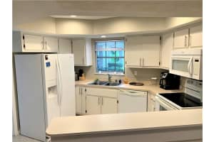 4 Park Ln Cir, Lehigh Acres, FL 33936, Sold 05/27/22