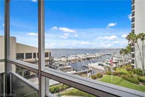 2350 W First St APT 402, Fort Myers, FL 33901, Sold 04/13/22