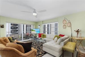 2350 W First St APT 805, Fort Myers, FL 33901, Sold 05/31/22
