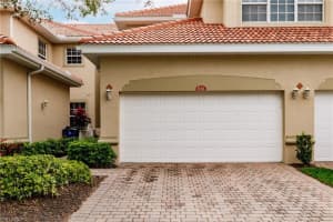 5580 Berkshire Dr APT 104, Fort Myers, FL 33912, Sold 04/18/22