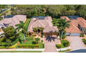 967 Tivoli Dr, Naples, FL 34104, Sold 07/27/22