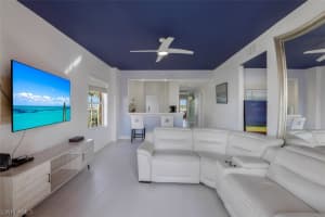 401 Bayfront Pl, Naples, FL 34102, Sold 04/15/22