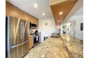 601 Periwinkle Way d5, Sanibel, FL 33957, Sold 05/09/22