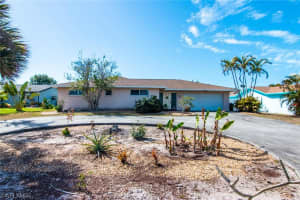 74 8th St, Bonita Springs, FL 34134, Sold 05/26/22