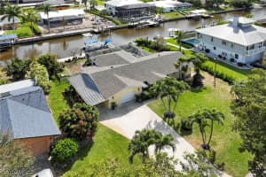 4729 Pembrooke Ln, Bonita Springs, FL 34134, Sold 04/20/22