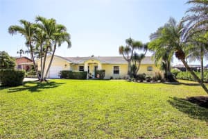 4729 Pembrooke Ln, Bonita Springs, FL 34134, Sold 04/20/22
