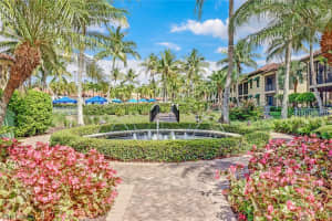 975 Sandpiper St, Naples, FL 34102, Sold 04/07/22