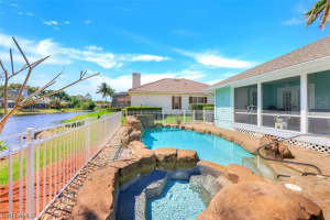 1912 Manchester Cir, Naples, FL 34109, Sold 05/24/22