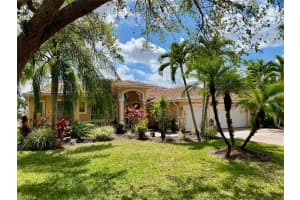 996 Chesapeake Bay Ct, Naples, FL 34120, Sold 05/09/22