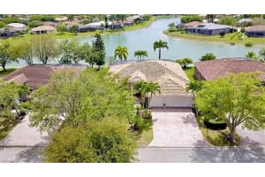 996 Chesapeake Bay Ct, Naples, FL 34120, Sold 05/09/22