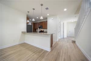 7852 Bristol Cir, Naples, FL 34120, Sold 05/03/22