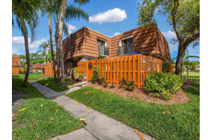 1442 Park Shore Cir #2, Fort Myers, FL 33901, Sold 06/15/22