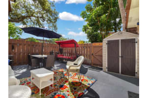 1442 Park Shore Cir #2, Fort Myers, FL 33901, Sold 06/15/22