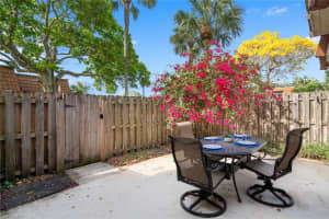 1436 Park Shore Cir #4, Fort Myers, FL 33901, Sold 06/13/22