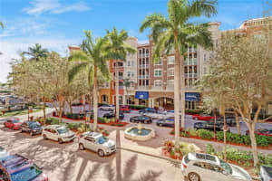 401 Bayfront Pl, Naples, FL 34102, Sold 05/05/22