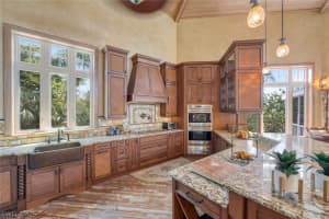 2451 Blind Pass Ct, Sanibel, FL 33957, Sold 04/08/22