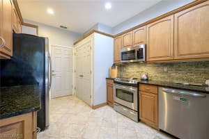 7440 Berkshire Pines Dr, Naples, FL 34104, Sold 04/15/22